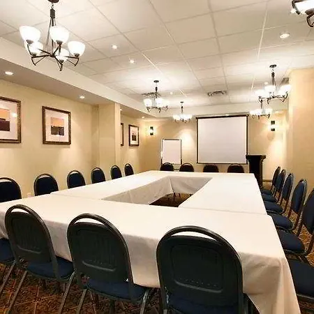 Days Inn By Wyndham Edmonton Downtown 
